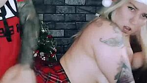 meu coração acelera vendo cosplay de coelhinha no natal as tetas naturais dela me deixam louco