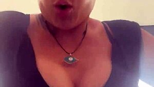 Entrenando en el Gimnasio, Mis Tetas Saltaron Para Fuera! Me Mojé de Calor, ¿Quieres Ver Más?