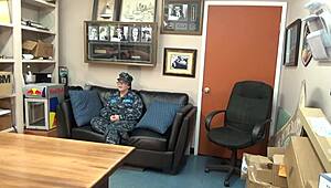 Hey Violet, bereit für hartes Casting mit Navy heute?