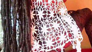 Gadis Hitam 18 Tahun Kena Kongkek Dalam Seluar Legging Oleh Rakan Bilik