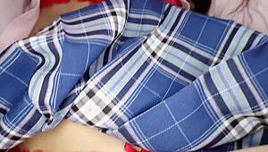 สาวญี่ปุ่นผอมเซ็กซี่แสดงตัวเล็ก 18+ เธอเป็นนักเรียนหัวรุนแรง!