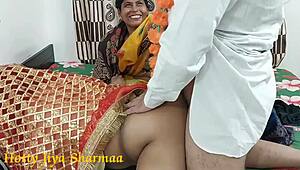 Couple indien profite d’un plan à trois sauvage lors de leur nuit de noces avec la belle-mère