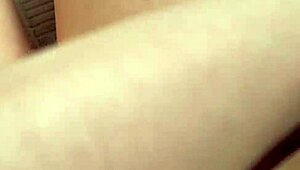 गीली चूत के ASMR साउंड्स, pulsating ऑर्गेज्म और कांपती टांगों के साथ