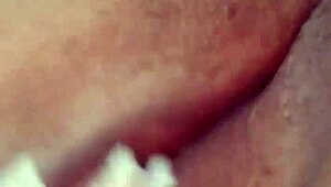 Sentindo o orgasmo intenso da novinha no clímax final