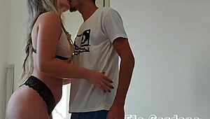 젠장 남편 내 타이트 보지로 집세 냈어!