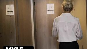 Jag är så tacksam, smutsiga Frankie drog ner trosorna för cash på hotellet!