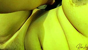 妻が仕事前に夫を裏切り、曲線美のラティーナボディで