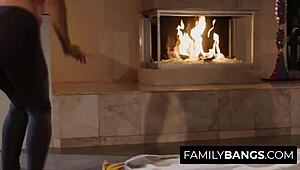 Hey, Lezbiyen Okşama ve Sikişmeyi Böyle Denesek mi, 18+ Üvey Kızım? Anne AJ Applegate ve Cherie Deville Soruyor