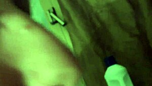 Italialainen aviomies kuvaa vaimoaan imemässä häntä! 😜