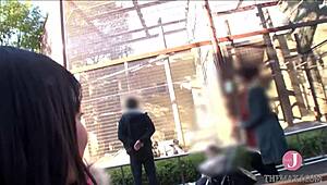 네 발로 자지 깊고 세게 빨기