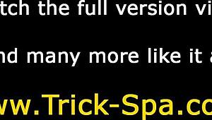 Подведена тийнейджърка е обляна от подъл масажист на скрита камера