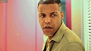 Peguei meu namorado com outro cara e fomos pegos no flagra gay