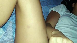 손 넣어서 더러운 이탈리아 슬럿처럼 비명 지르게 해