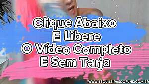 Débora Fantine mostra calcinha sexy na cam