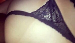 kingblack wil je zien hoe ik deze dikke staaf in haar getrouwde kont ram?