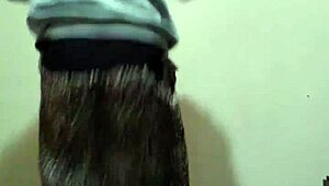 الجنس يتكشف وهما الرجلين يستكشفان كل شبر بزب كبير في لقاء حار.