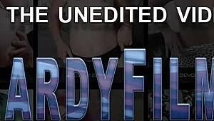 Blonde Britse milf zuigt en rukte pornoster pik