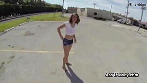 Jebanje te velike prsi uboge najstnice 18+ na parkirišču, ne morem se ustaviti!