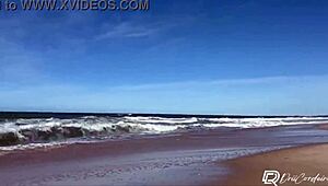 Divji plažni srečanje z drzno Latino, ki me pusti hrepeneti po več. Njen surovi zunanji jeba je bil nepozaben!