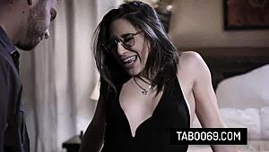 สาวน้อยไร้เดียงสา Abella Danger โดนกระแทกหนักในเดทแรก ใครจะรู้ว่ามันดุเดือดขนาดนี้