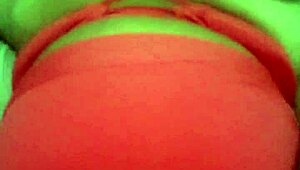 Sozinha Brincando Com A Bucetinha Em Masturbação Solo