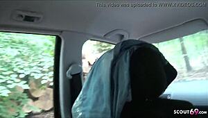 Gerçek Sokak Fahişesi Arabada Siyahlar Tarafından Sikiliyor