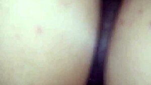 Latina Épaisse en Culotte Sans Entrejambe Se Fait Pilonner sa Chatte Juteuse Mouillée par son Ex