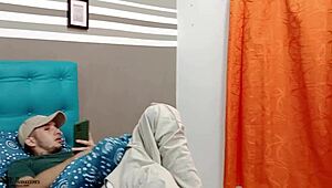 لقيت ابن زوجي الممحون يستمني وساعدته