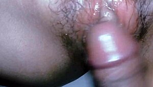 Jag knullade den håriga grannen medan hon tittade på TV.