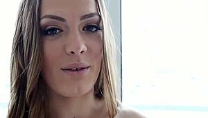 Punoljetna tinejdžerka puši kurac, postaje grubo i divlje