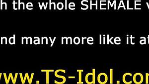 Panenka v spodním prádle se honí v HD sólovce, sperma létá v asijském fetishu ladyboya.
