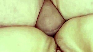 Amatérsky análny sex - hlboký výstrek do jej tesného nemeckého zadku.
