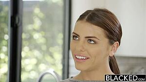 Yo, ma copine Adriana Chechick me trompe avec une énorme bite noire, dingue !