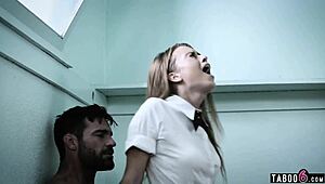 Si me posnel, ko sem jebal učiteljico po treningu?