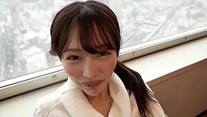 Hiljaiselta näyttävä japanilainen amatööri paljastaa villin puolensa intensiivisessä kotivideossa