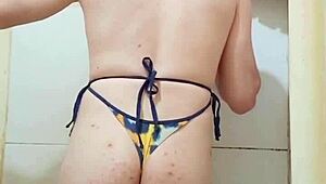 تريد مؤخرة هذه الشيمل في الملابس الداخلية؟