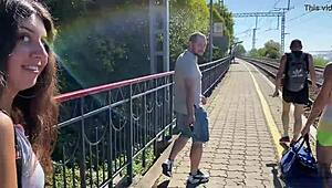 Pastorek TRDO JEBA Pastorko na tihem SPREHODU v GORAH