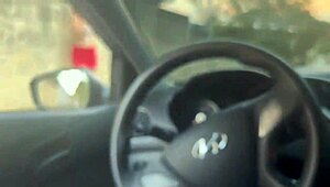 Спрашиваю дорогу у горячей цыпочки на остановке прямо на улице