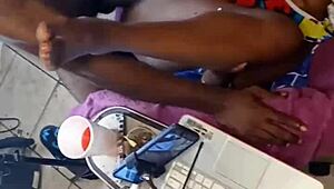 아프리카계 밀프 크림 보지 뜨거운 액션으로 세게 뚫리는 섹스