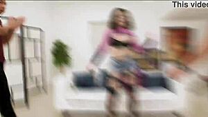 ואקה ואקה שחורים באים לקווין גודס. פעולה BBC רטובה 5 על 1 עם DAP גס וסיום במקלחת.