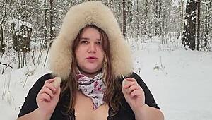 Hård sex og creampie i skoven med ung buttet skønhed