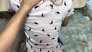 Rus Kız Arkadaş Mutfakta Sert Sikişip Boşalıyor