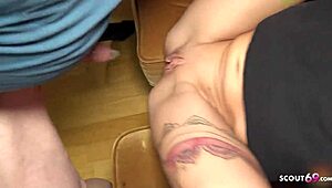 Стара и млада ММФ тројка са мршавом Немцом Џулија Џус!