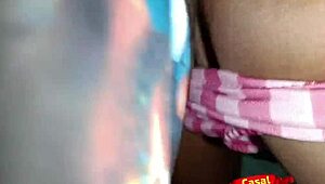 สาวไทยวัยรุ่นสลัดน้องเลี้ยงโดนพ่อเลี้ยงเย็ดก้นดิบๆ