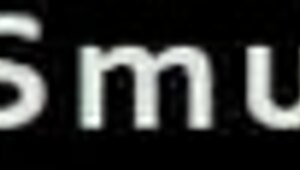 Эта домина заставляет свою лесбийскую субмиссивку трахать её в анал, пока та крепко связана