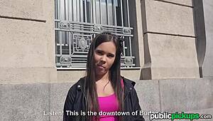 Brittney'nin bu sıcak Mofos seks bandı için seçildiğine inanamıyorum.