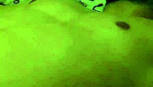 흥분한 마사지사가 내 자지를 빨며 입안 오르가즘을 선사