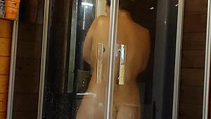 T'as déjà vu un aperçu 4K d'Agarabas et Olpr quittant l'Europe avec souvenirs de gros seins chauds ?