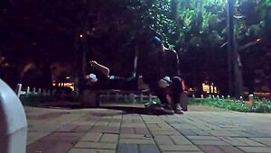 sono andata a correre al parco e ho incontrato un twink con cazzo mostro, ci siamo succhiati e scopati all'aperto