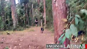 Alexa Lewis Berbuat Liar Tetangga di Forest